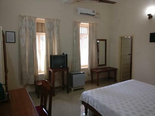 Hotel Safire Residency