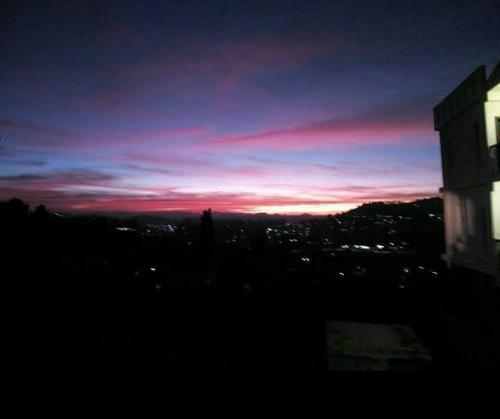 Hostal Sunset Valley Holiday Inn