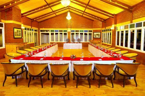 Hotel Vinnca West Downs Heritage Resort