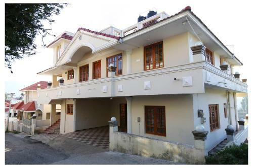 Hotel Green Moon Residency