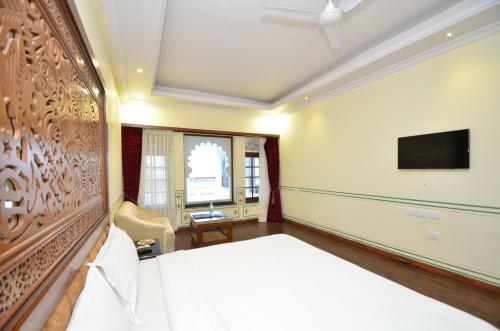 Hotel Aaram Mahal By Pachar Group