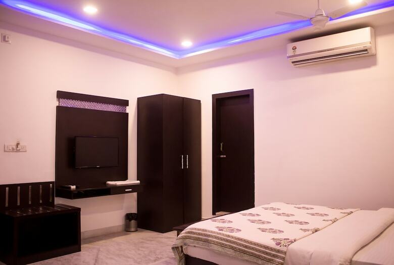 Hotel Viaan