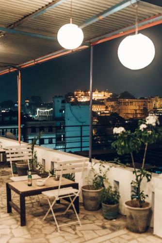 The Hostel Crawl