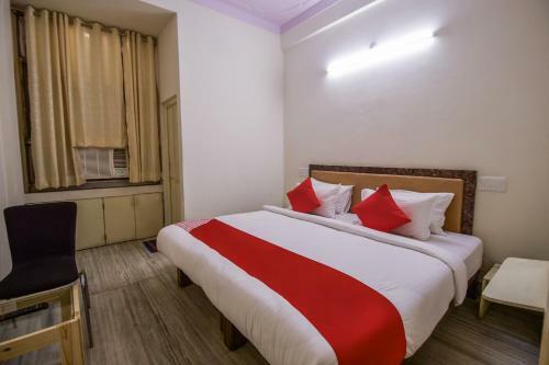 Oyo 15212 Hotel Seema
