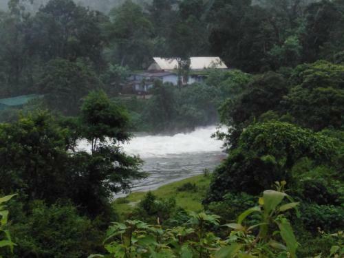 Hotel Malakkappara Dam Resort