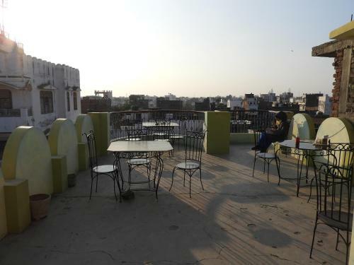 Hostal Sandhya Guest House
