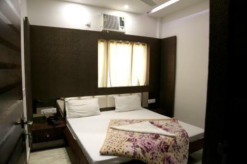 Hotel Shree Ananad Dham