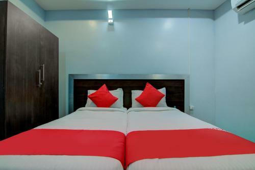 Hotel Oyo 10811 Sri Sairam Residency