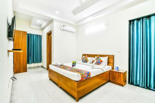 Fabhotel Merriment Noida