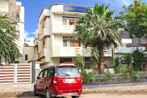 Hotel Oyo 9071 Mascot Residency