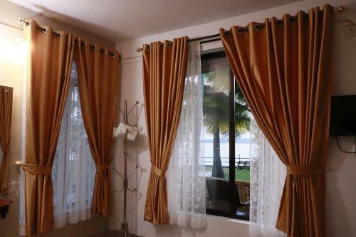 Hotel Lake N River Resort Munroe Island