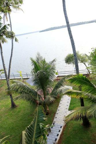 Hotel Lake N River Resort Munroe Island