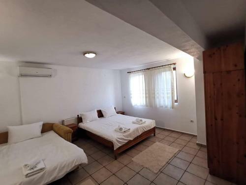 Hotel Pri Chakara