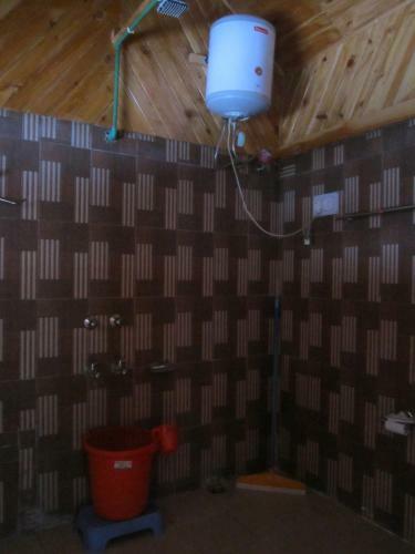 Bed & Breakfast Cottage Along With River Lato The Hut