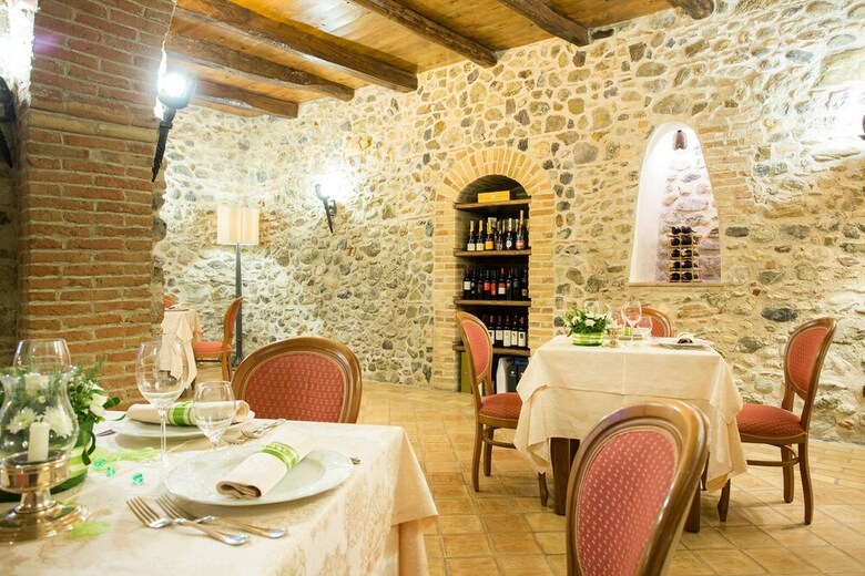 Hotel Castello Di Altomonte
