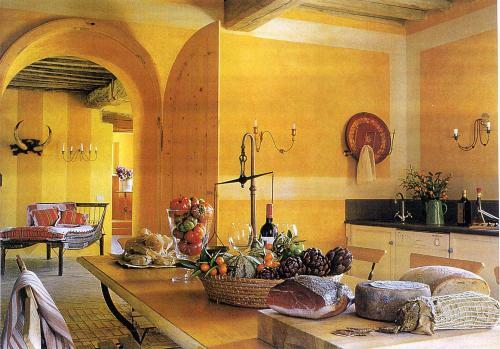 Camigliano Villa Sleeps 16 Air Con Wifi