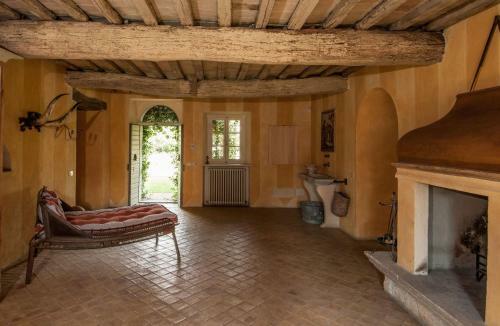 Camigliano Villa Sleeps 16 Air Con Wifi