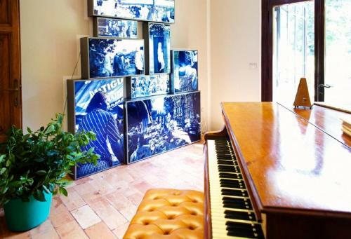 Bastia Villa Sleeps 9 Pool Air Con Wifi