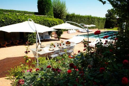 Bastia Villa Sleeps 9 Pool Air Con Wifi