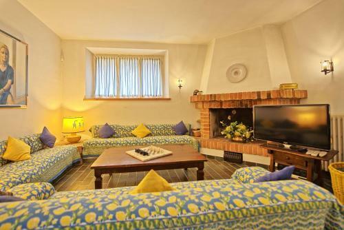 Casamaggiore Villa Sleeps 10 Pool Air Con Wifi