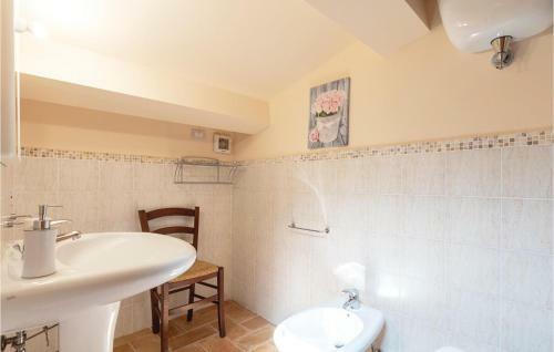 Six-bedroom Holiday Home In Castel Ritaldi (pg)