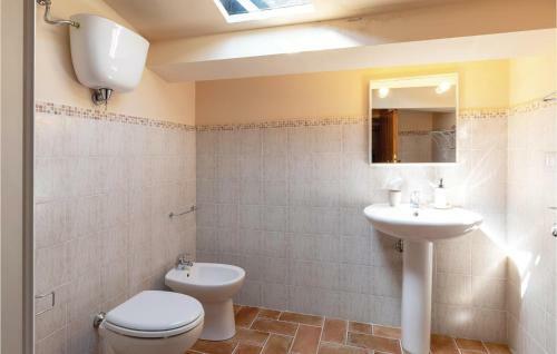 Six-bedroom Holiday Home In Castel Ritaldi (pg)