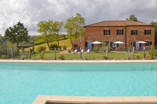 Castiglione Del Lago Apartment Sleeps 6