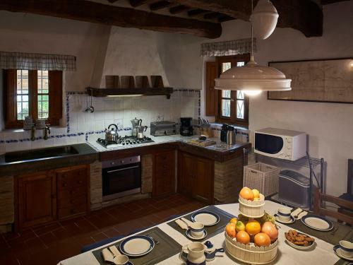 Fiano Villa Sleeps 10 Pool Air Con Wifi