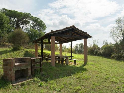 Spacious Farmhouse In Ghizzano Italy With Pool
