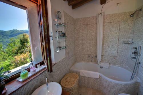 Piano Di Coreglia-ghivizzano Villa Sleeps 4 Pool