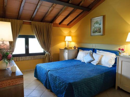 Grosseto Apartment Sleeps 6 Pool Air Con T247643