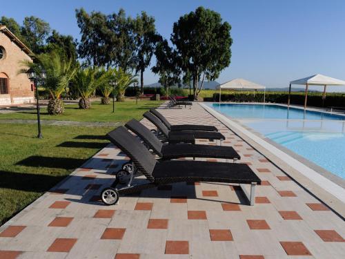 Grosseto Apartment Sleeps 6 Pool Air Con T247643