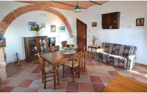 Two-bedroom Apartment In Montepulciano (si)