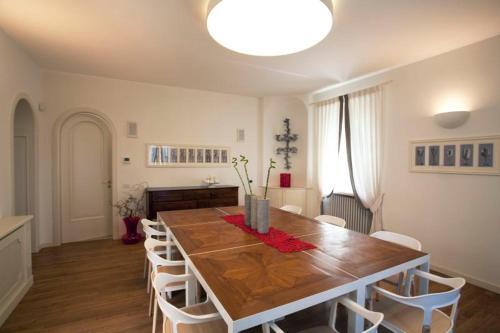 Lazise Villa Sleeps 14 Pool Air Con Wifi