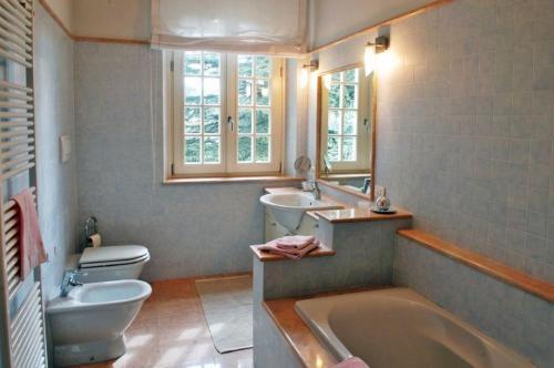 Lazise Villa Sleeps 14 Pool Air Con Wifi
