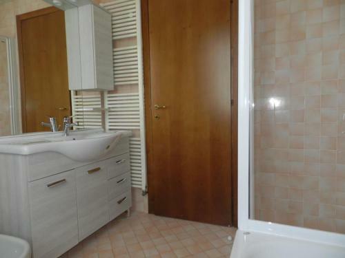 Lazise Villa Sleeps 14 Pool Air Con Wifi