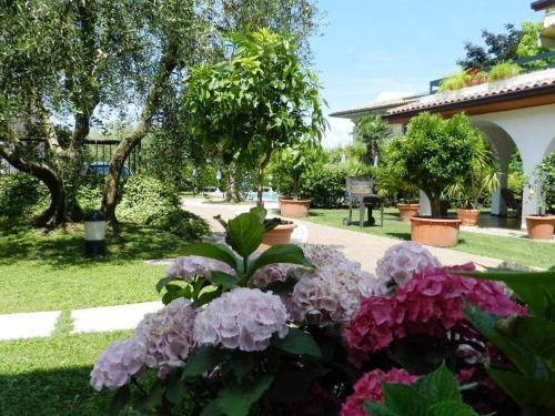 Lazise Villa Sleeps 14 Pool Air Con Wifi