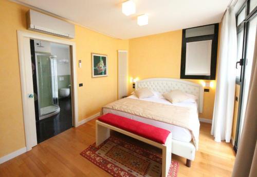Ruhl Beach Hotel & Suites