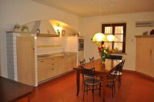 Iano Villa Sleeps 24 Pool Air Con Wifi