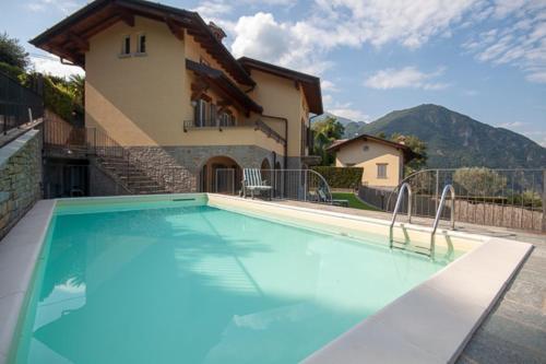 Villa Le Rose Sleeps 8