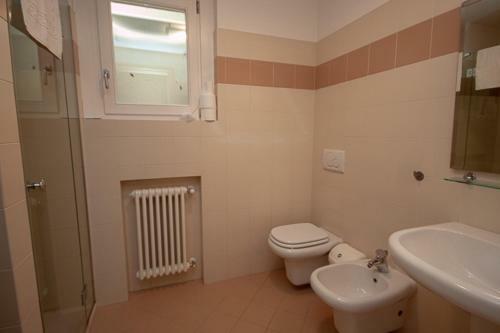 Villa Le Rose Sleeps 8