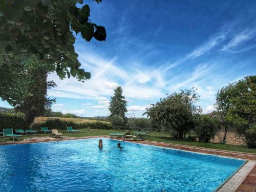 Modern Holiday Home In Colle Di Val D'elsa With Pool