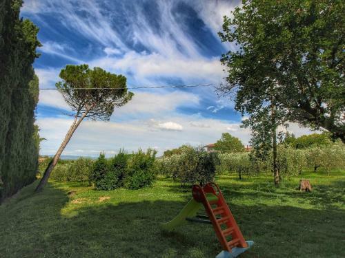Modern Holiday Home In Colle Di Val D'elsa With Pool