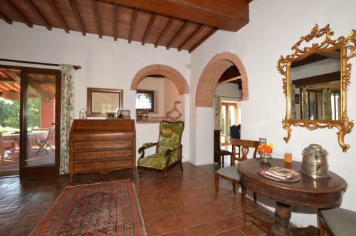 Cervognano Montenero Villa Sleeps 14 Pool Wifi