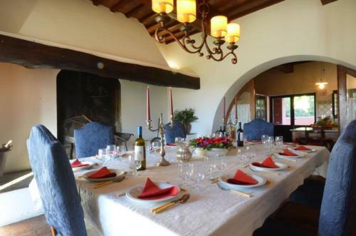 Cervognano Montenero Villa Sleeps 14 Pool Wifi