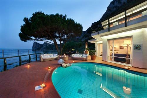 Marina Del Cantone Villa Sleeps 14 Air Con