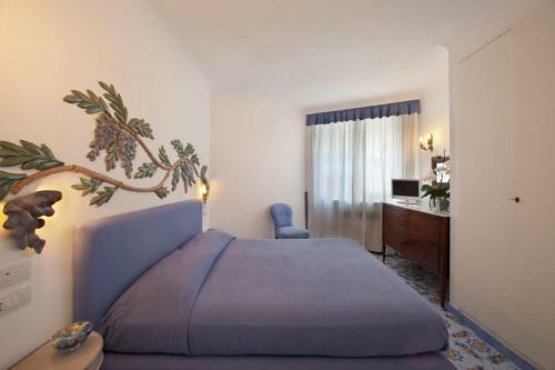 Marina Del Cantone Villa Sleeps 14 Air Con