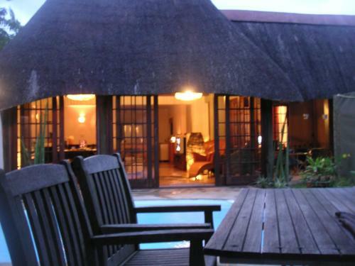 Bed & Breakfast Afrikhaya Guest House