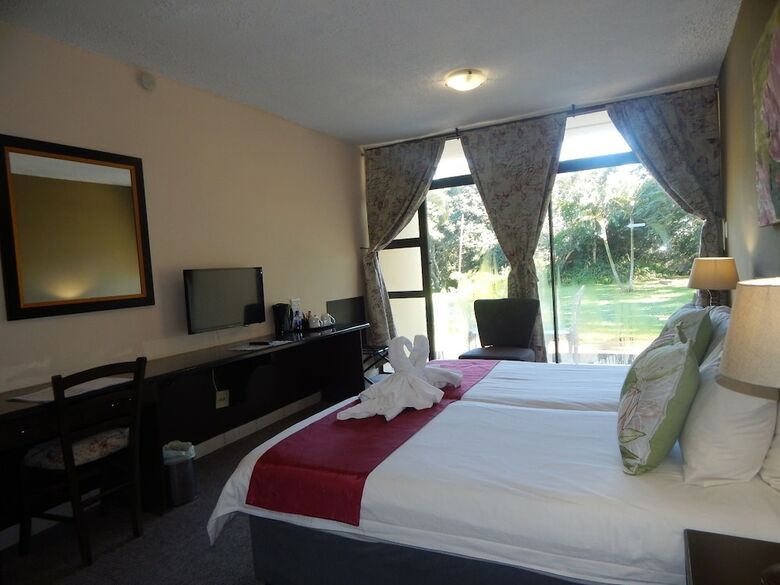 Elephant Lake Hotel