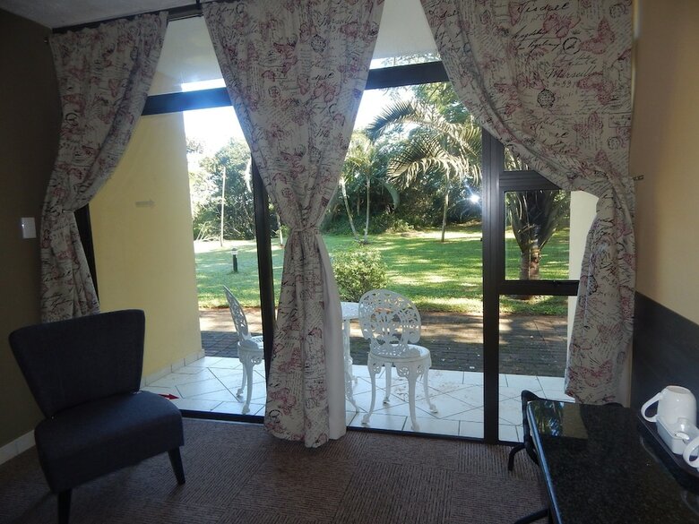 Elephant Lake Hotel